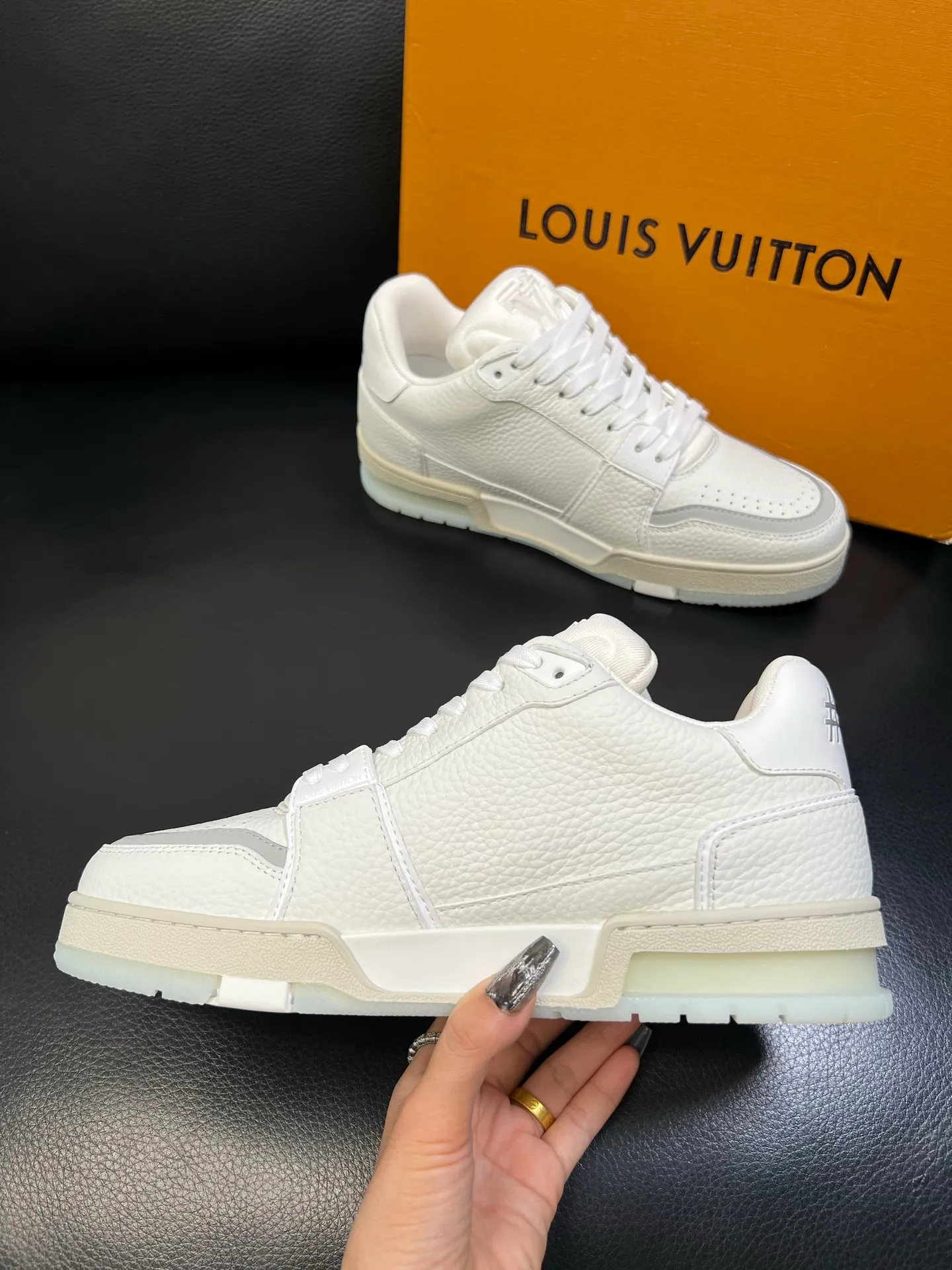 Men's shoes 💰900 Lv top purchasing agent Louis Vuitton, sports sneakers counter synchronization, uppers imported from Italy, high-quality splicing colorful complex crafts, imported mesh pads are soft and comfortable, soles: original soles specially provided by the original factory, T men's shoes 💰U exclusive movable molded soles super comfortable, original factory and single goods, high quality, welcome to compare, code number 39-44 (customized 38 45)